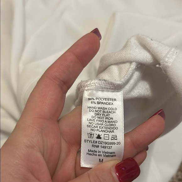 White long sleeve crop sweatshirt with crew neck and relaxed fit - Picture 4 of 4